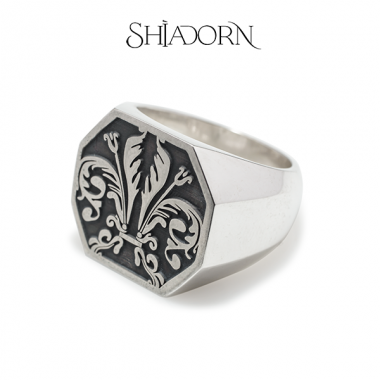 Embossed signet ring