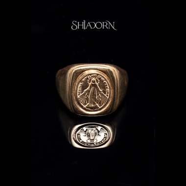 Maria medallion ring