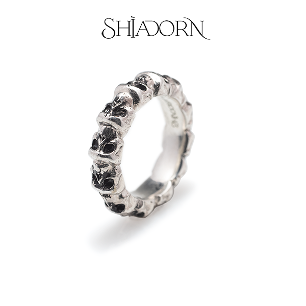 Skull band ring